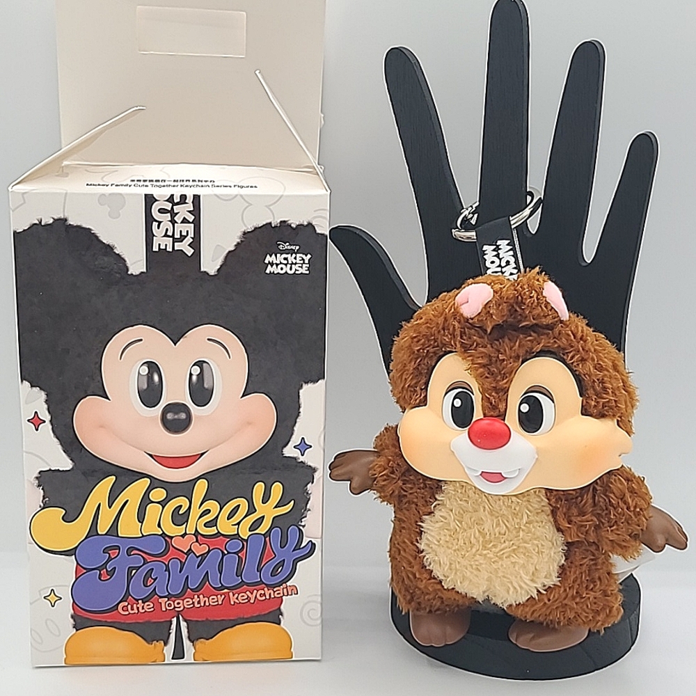 POP MART Mickey Family Cute Together Keychain - DALE